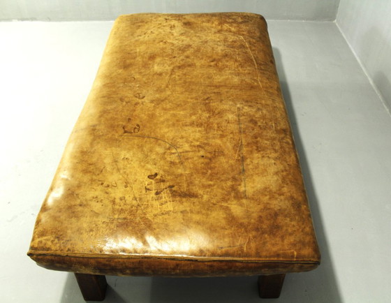 Image 1 of Grote leren gymtafel of chaise longue, jaren 1920