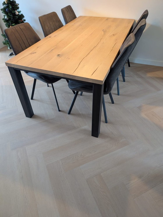 Image 1 of Tavolo da pranzo laccato opaco in rovere con 6 (sei) sedie