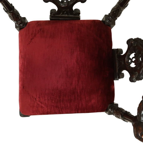 Image 1 of Fauteuil d'angle ancien en chêne italien de style Renaissance