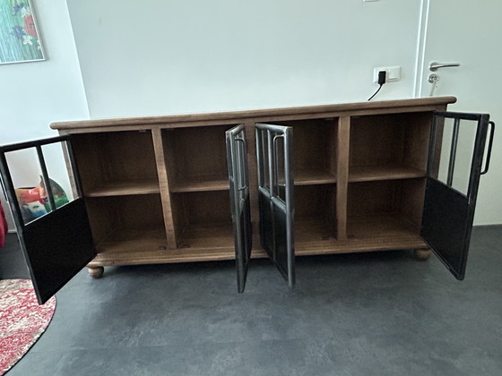 Image 1 of Aparador de madera maciza