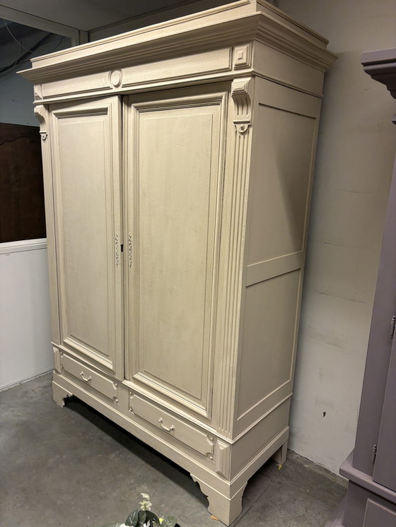 Image 1 of Brocante kledingkast