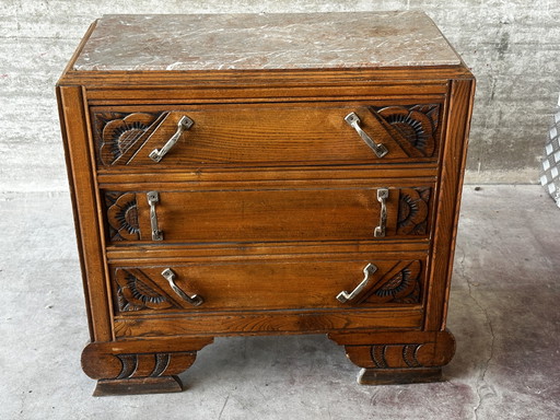 Kompakte Art-Deco-Kommode aus den 1930er Jahren, aus geschnitztem Holz und Marmor – ladekasten, Wood, Metal (photo 2 of 14)