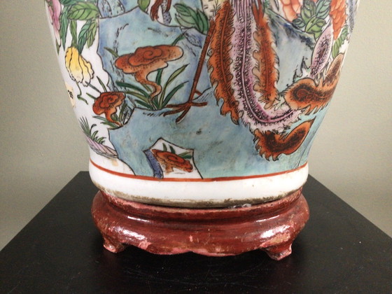 Image 1 of Grote Mid Century Chinese Family Rose Tafellamp Hoogte 76 cm 