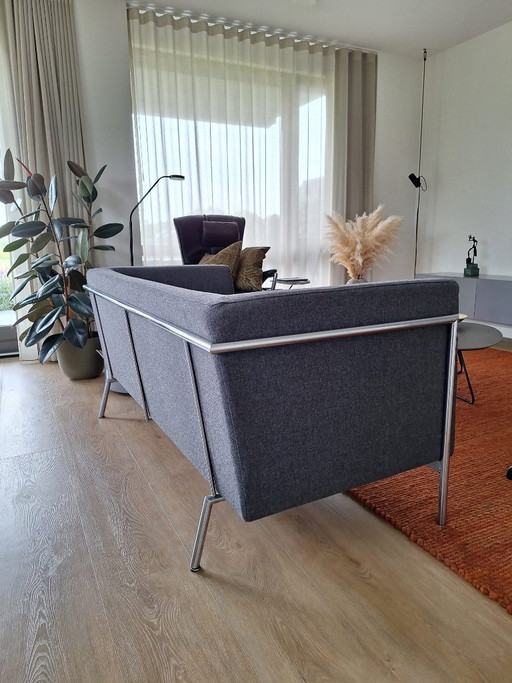 Sofá de 2 plazas Harvink Mr Blues en tela de Kvadrat