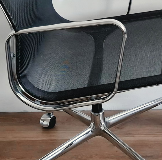 2 Vitra CharlesvEames Ea108 Sedie da ufficio – Alluminio, Tessile (photo 3 of 10)