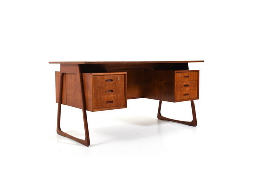 Bureau en teck à pieds traîneaux de Svend Åge Madsen, années 1960