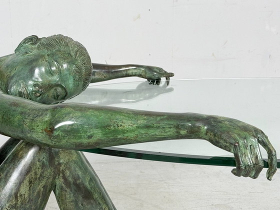 Image 1 of Mesa auxiliar/de centro escultórica con escultura de una mujer desnuda, bronce, Francia, década de 1980.