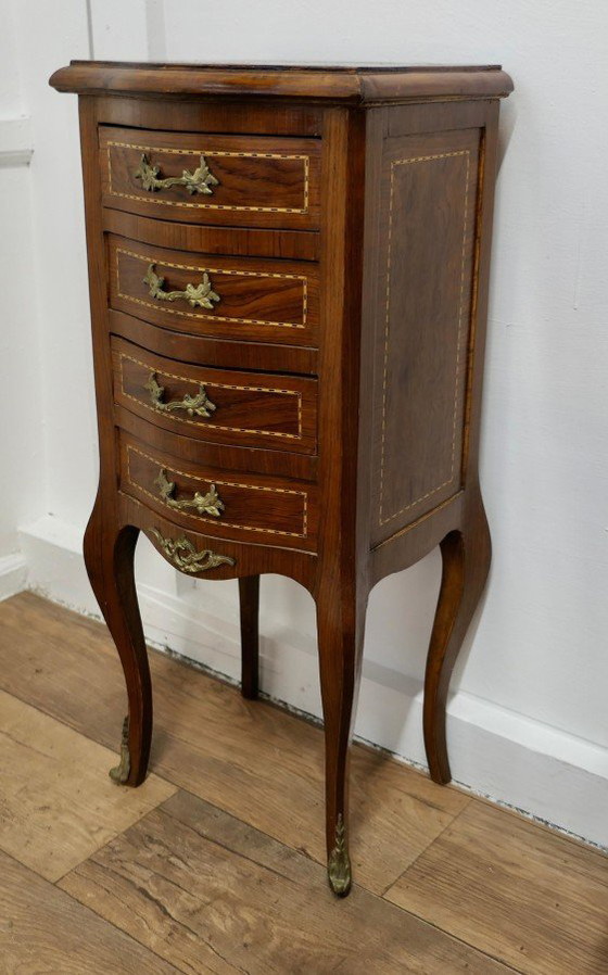 Image 1 of Elegante Franse bijzettafels met vier laden van verguld brons | Commode met lades