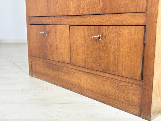 Image 1 of Très belle armoire/penderie/placard d'entrée/placard à linge/étagère vintage de style mid-century