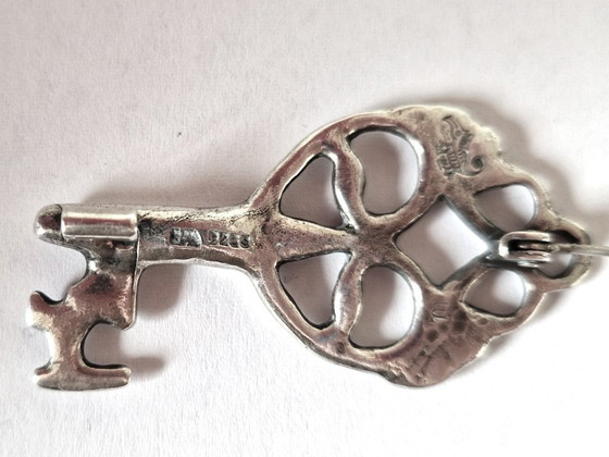 Image 1 of Broche clé en argent de Suède - Poinçonnée