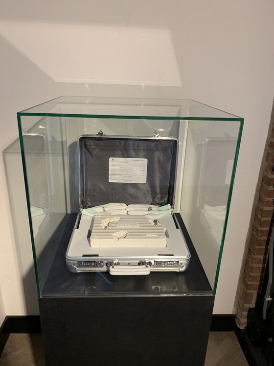 Image 1 of Rimowa x Daniel Arsham Eroded Attache Edizione Limitata