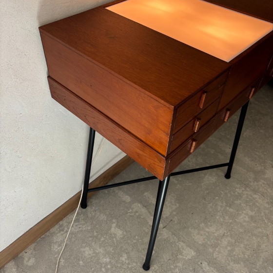 Image 1 of Diashowtafel/leeskast