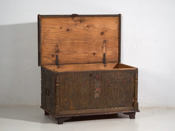 Antieke floraal gesneden kist (ca. 1820) #9 – Ladekasten (photo 23 of 40)