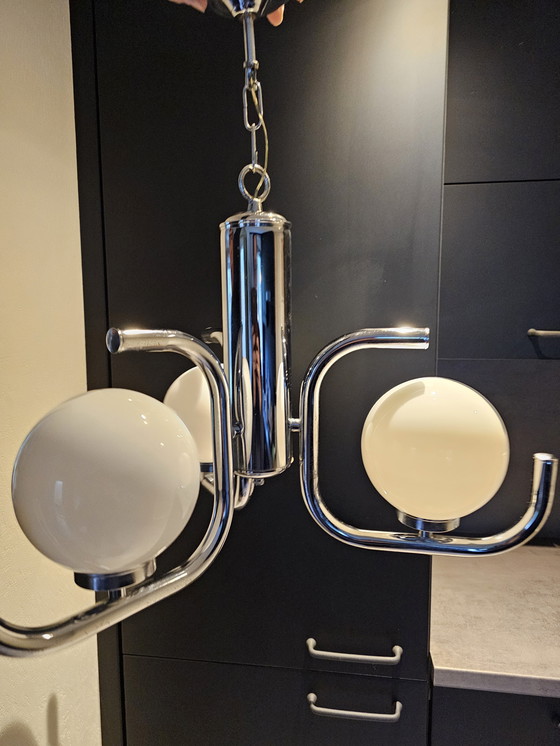 Image 1 of Lampada a sospensione vintage in stile spaziale cromata con sfere/paralumi in vetro