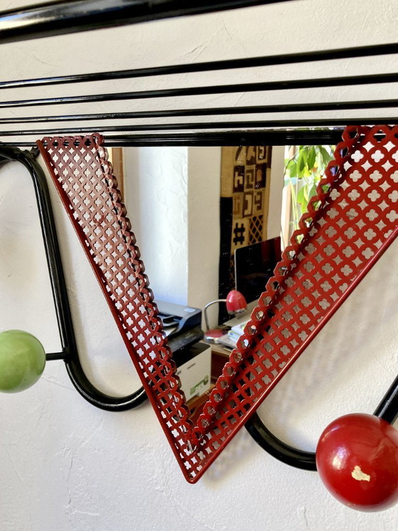 Image 1 of Wandkapstok, jaren 1950, toegeschreven aan Mathieu Matégot