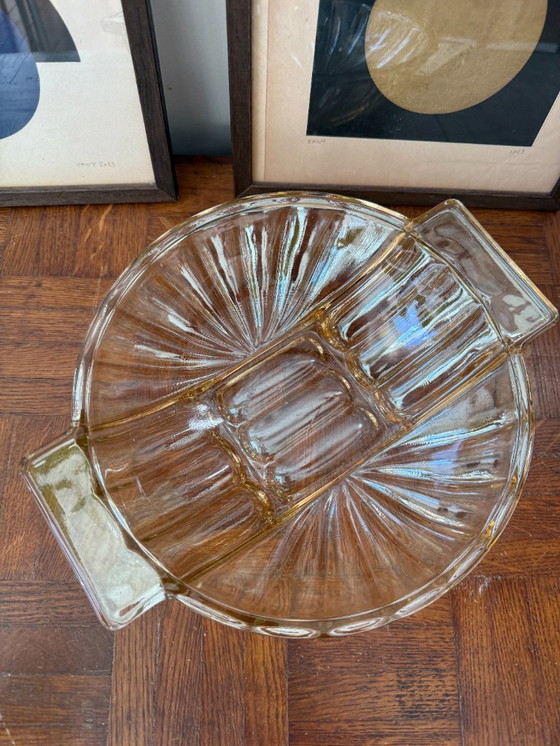 Image 1 of Piatto in vetro giallo prodotto in Francia