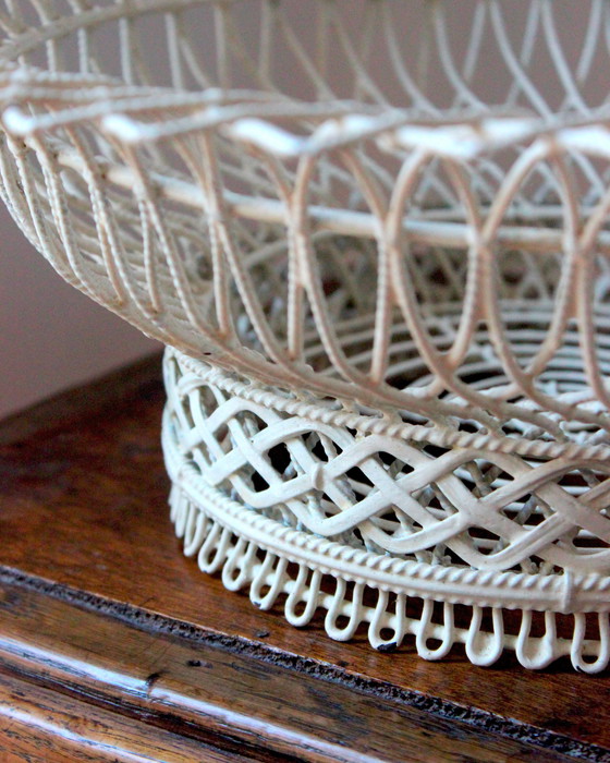 Image 1 of Centerpiece in Creamy White Lacquered Metal, in the style of Mathieu Matégot