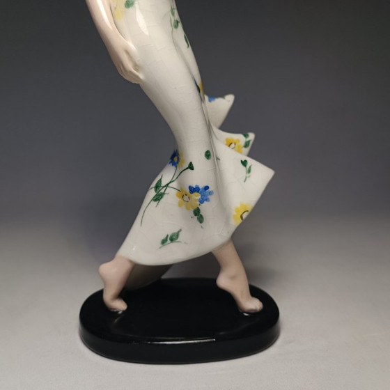 Goldscheider - Claire Weiss - Skulptur, Art Deco Dame im langen Kleid - 28,5 cm - Porzellan (photo 21 of 35)