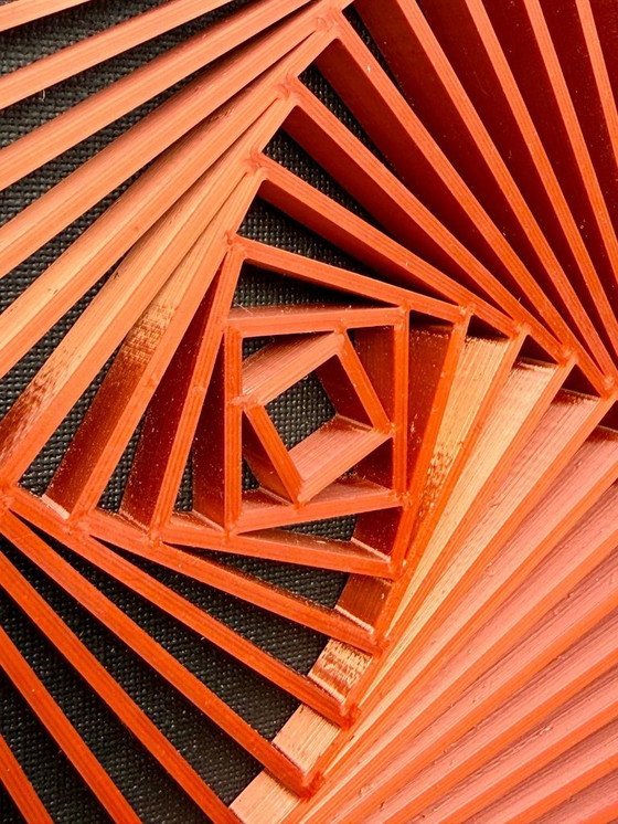 Image 1 of 3D-gedrucktes geometrisches Spiralkunstwerk – Seiden-PLA auf Leinwand – Gerahmte, limitierte Auflage (2026)