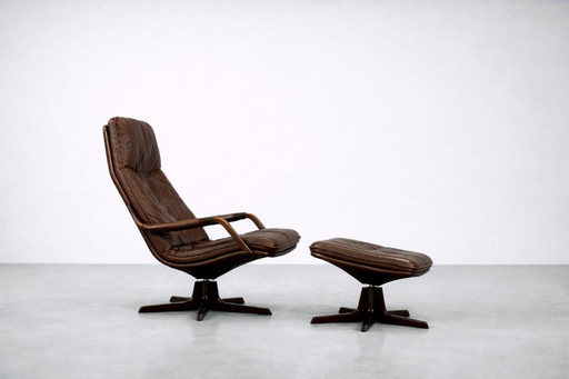 Vintage Mid-Century Danish Modern Brown Leather Adjustable Easy Chair & Ottoman Set from Berg Furniture, 1970s, Set of 2
