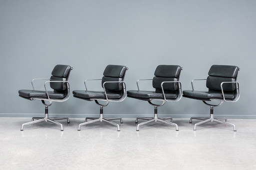 Eames EA208 meeting chair, 10x