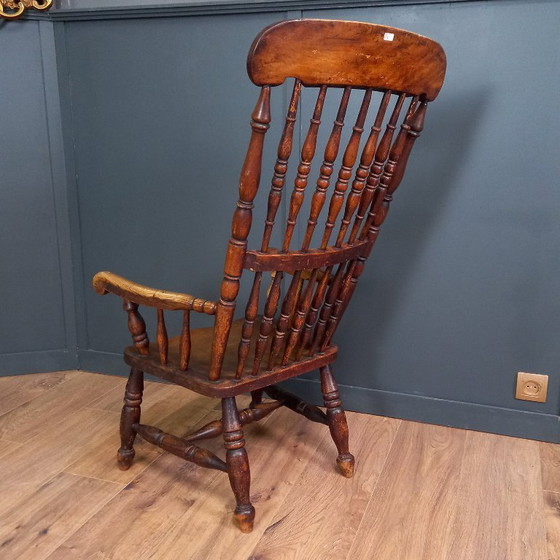 Image 1 of Niedriger antiker Bobbin-Windsor-Stuhl