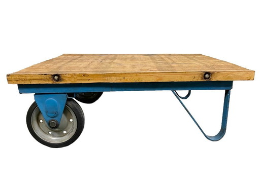 Blauer, industrieller Couchtischwagen, 1960er Jahre
