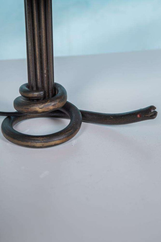 Image 1 of Lampe de table art déco en fer forgé des années 40 abat-jour serpent