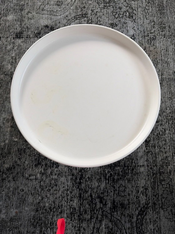 Image 1 of 3 tables basses blanches B&B de tailles différentes