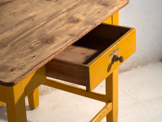 Antiker bemalter Küchentisch aus Kiefernholz – Mitteleuropa, ca. 1920 – Esstische, Iron, Rustic (photo 19 of 40)
