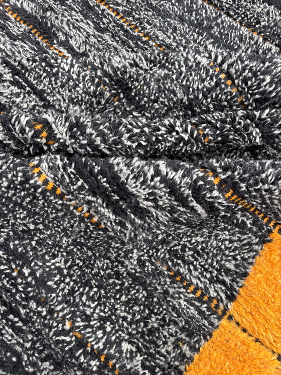 Image 1 of Black & Yellow Moroccan Mrirt Wool Rug 190x250 cm Handwoven Berber Carpet
