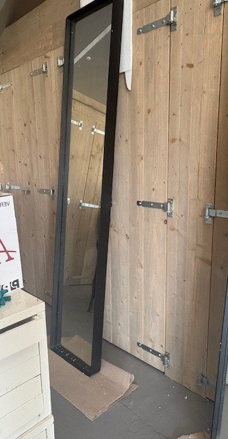 Image 1 of 1 x Staande Spiegel, Hoogte van de Spiegel is Bijzonder en een Eye Catcher in Hal, Woonkamer