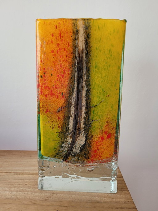 Vase en verre d'art phénicien de Malte