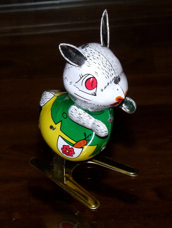 Image 1 of Wind-up Easter Bunny