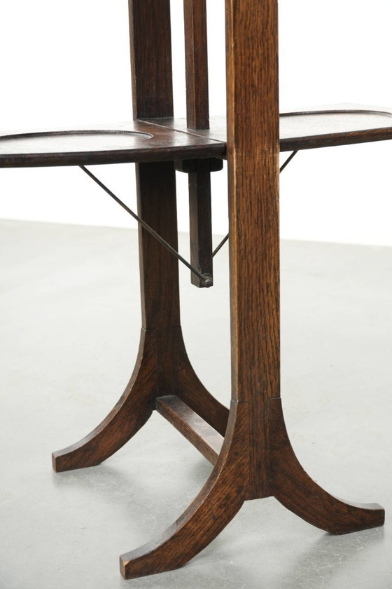 Image 1 of Schöner englischer Beistelltisch/Kuchenständer aus Eiche aus dem späten 19./frühen 20. Jahrhundert
