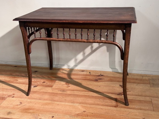 Image 1 of Tavolo in legno curvato Art Nouveau del 1900 circa (Faggio)