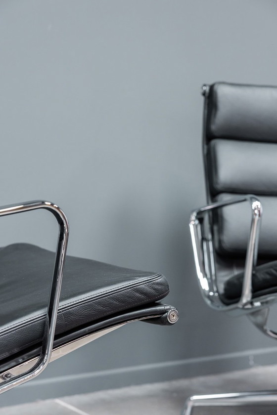 Image 1 of Sillón Eames EA216, 2 unidades