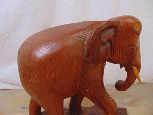 Éléphant en bois vintage de Thaïlande, 1970
