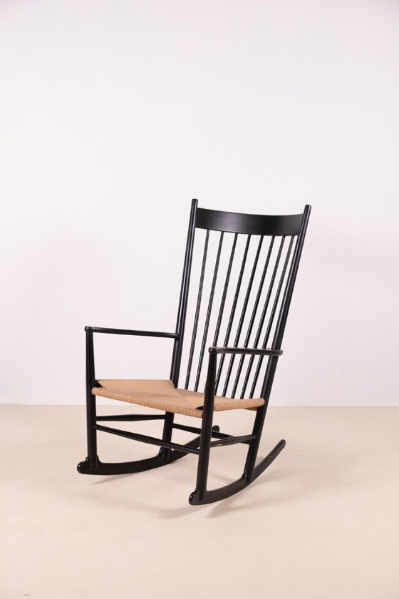 Image 1 of Sedia a dondolo nera Hans J. Wegner J16, 1969 FDB