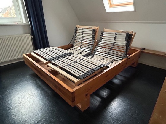 Estructura de cama de pino macizo de los años 70, de Ate van Apeldoorn. – Camas de matrimonio, Wood (photo 13 of 21)