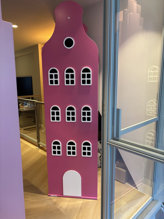 Image 1 of Armoire pour enfants Kastvaneenhuis, horloge rose fuchsia, pignon