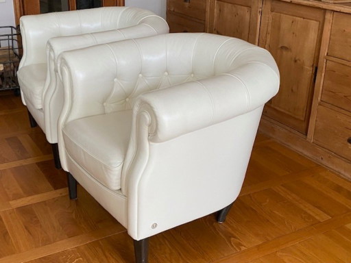 Twee Natuzzi clubfauteuils ecru leer – Leather, Wood