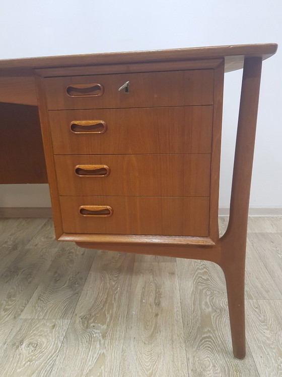 Image 1 of Bureau en teck, conçu par Svend Aage Madsen pour H.P. Hansen, Danemark, années 1960