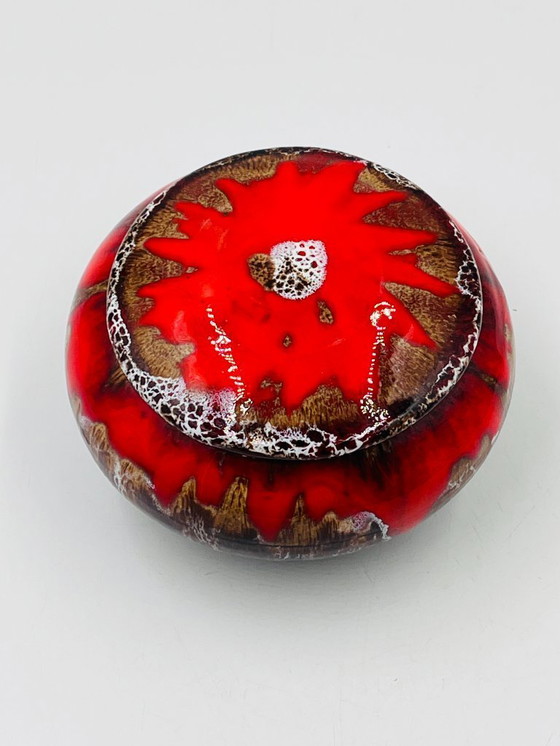 Image 1 of Plato de dulces rojos Vallauris