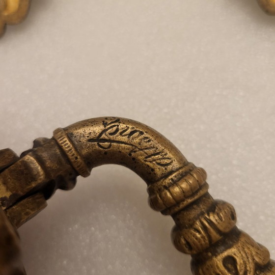 Image 1 of 2 poignées en bronze, Directoire, signé et numéroté 