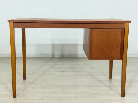 Image 1 of Deens bureau / Teakhouten tafel / Damestafel / Vintage bureau