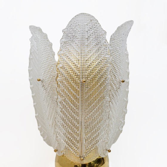 Image 1 of Lampe de table Big en laiton et verre de Murano du milieu du siècle dernier par Mazzega