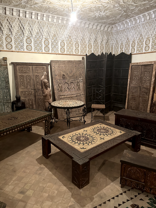 Large Moroccan coffee table in wood and mosaic with antique design.