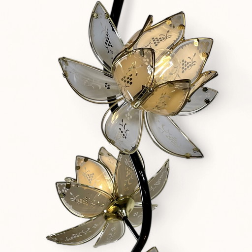 Standing lotus lamp with 4 flowers