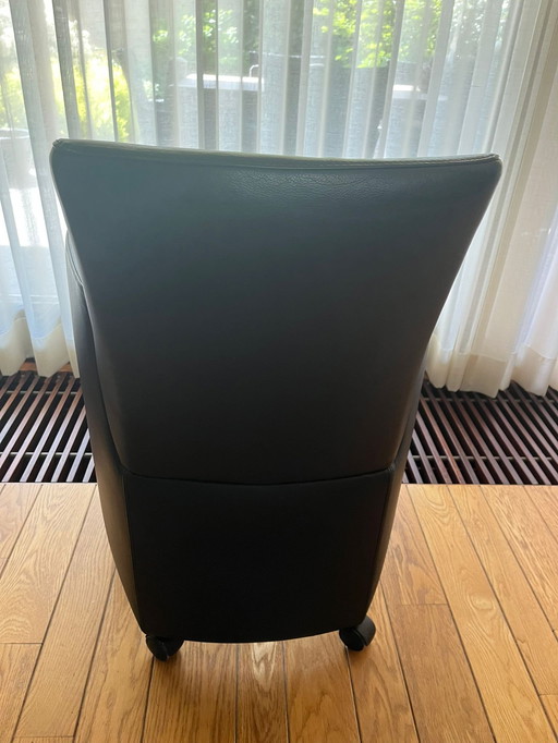 4 chaises de salle à manger Quantissimo en cuir noir Leolux